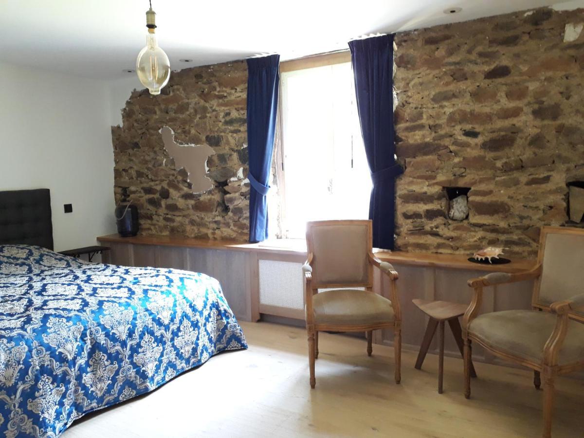 Le Vieux Moulin Bed & Breakfast Goudelin Bagian luar foto