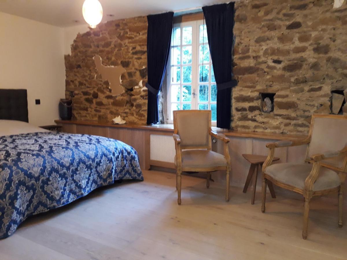 Le Vieux Moulin Bed & Breakfast Goudelin Bagian luar foto