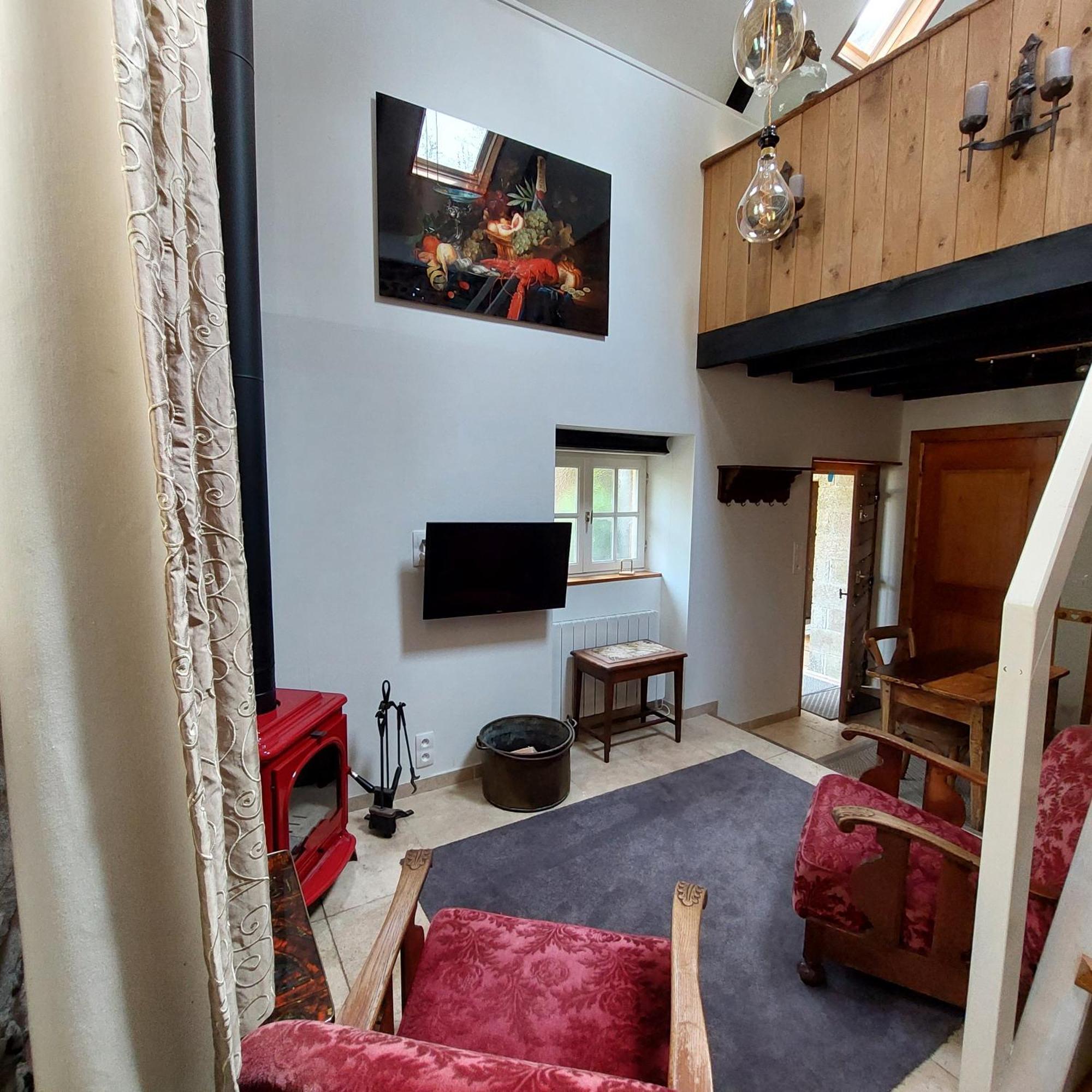 Le Vieux Moulin Bed & Breakfast Goudelin Ruang foto